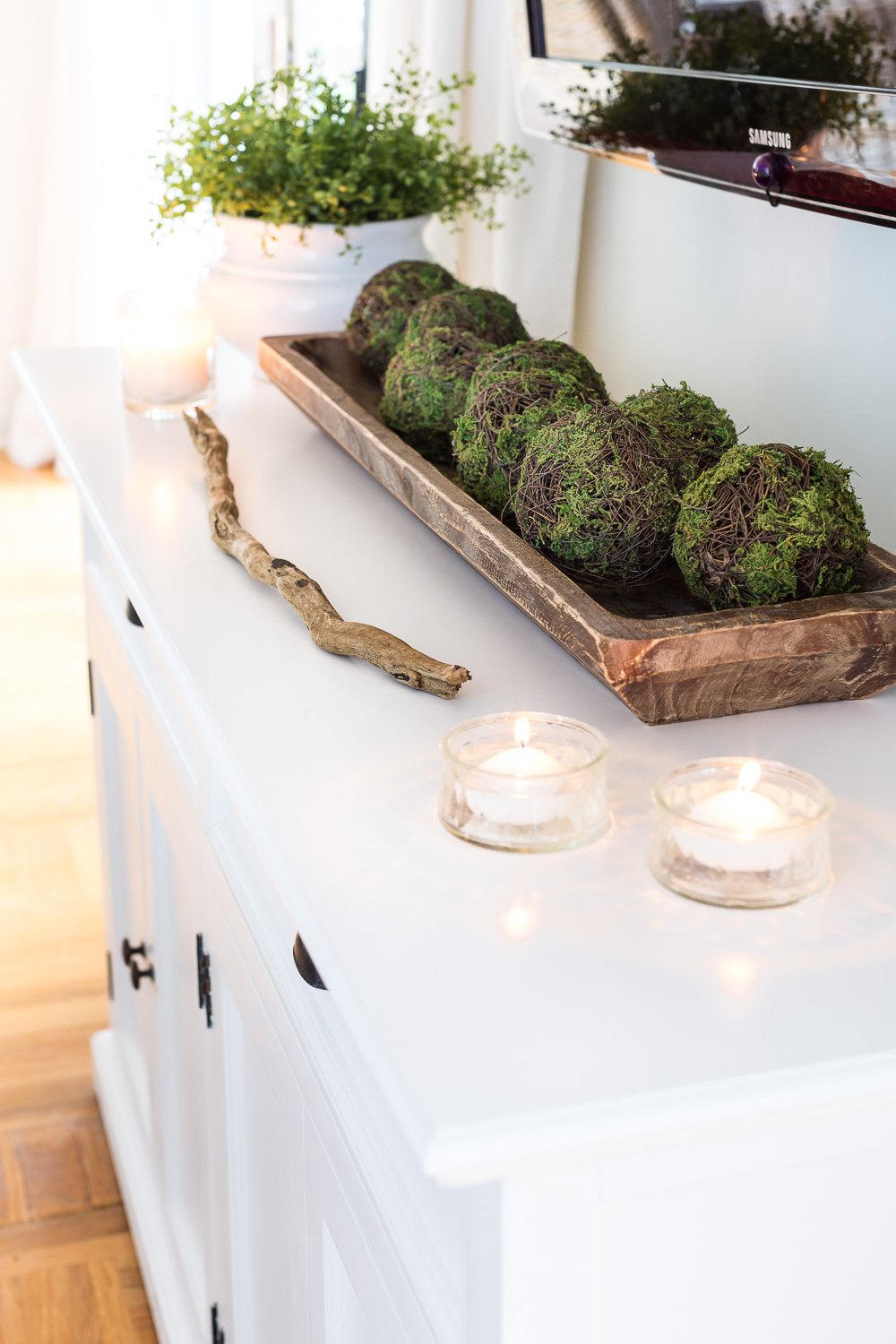 decorating ideas for under a TV