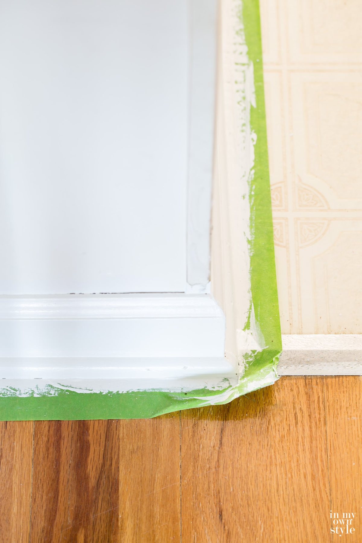 How-to-paint-a-clean-line