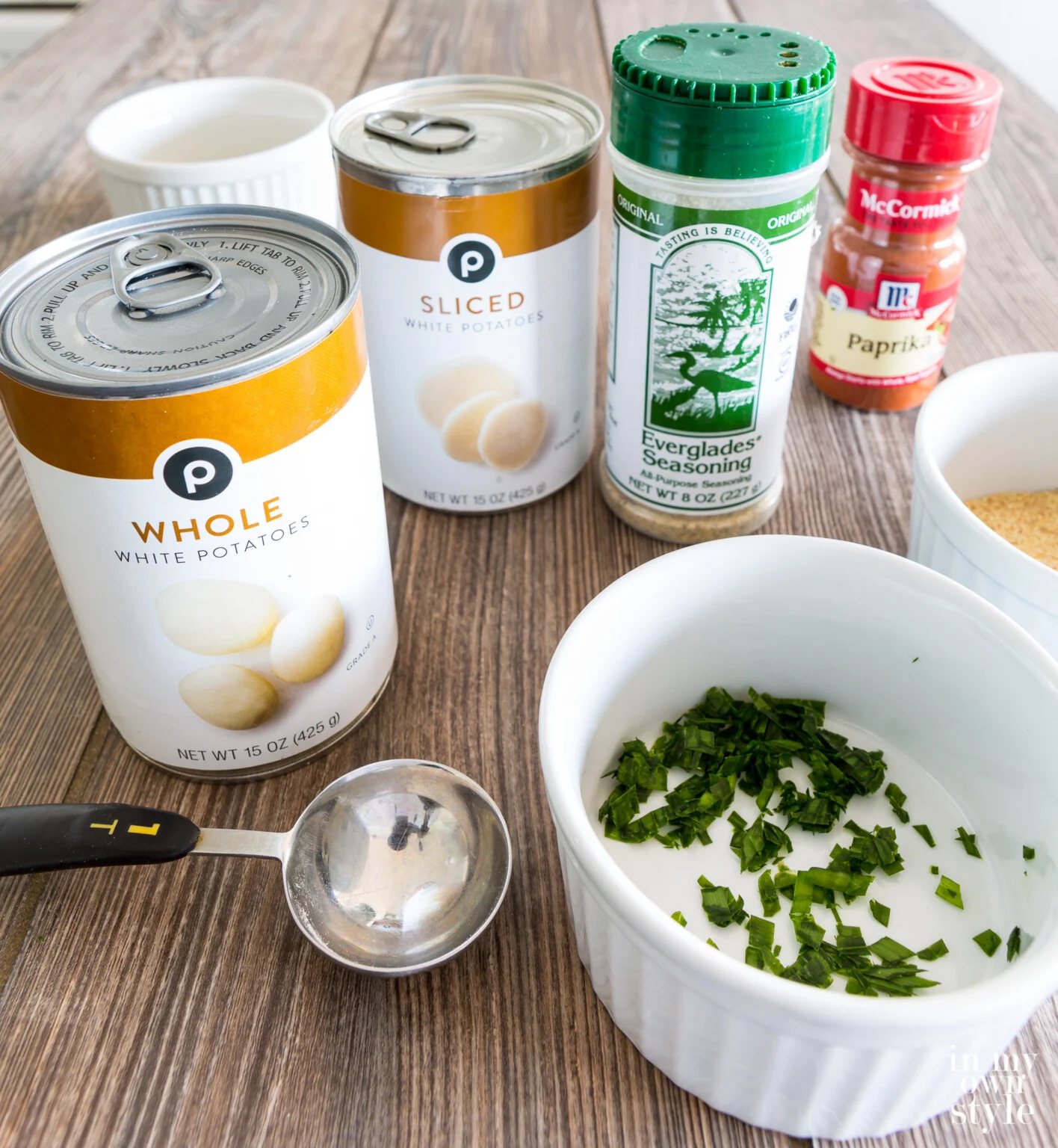 Ingredients needed to make the recipe.