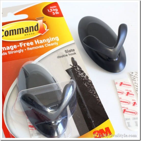 Command-Brand-Damage-Free-Double-Hooks-for-Hanging-Items-easily