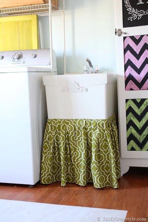 How to Make a Sink Skirt