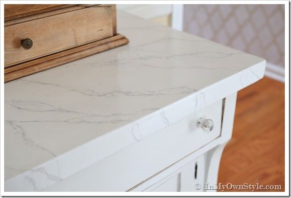 Faux-Paint-Techniques---white-carrara-marble