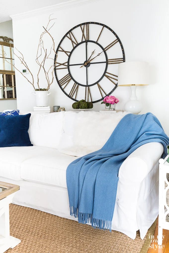 blue and white decorated living room