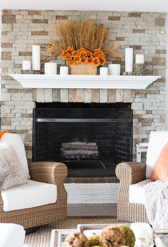 Simple Fall Mantel Decor