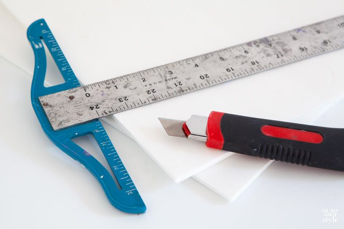 How-to-cut-foam-board-to-make-a-framed-memo-board
