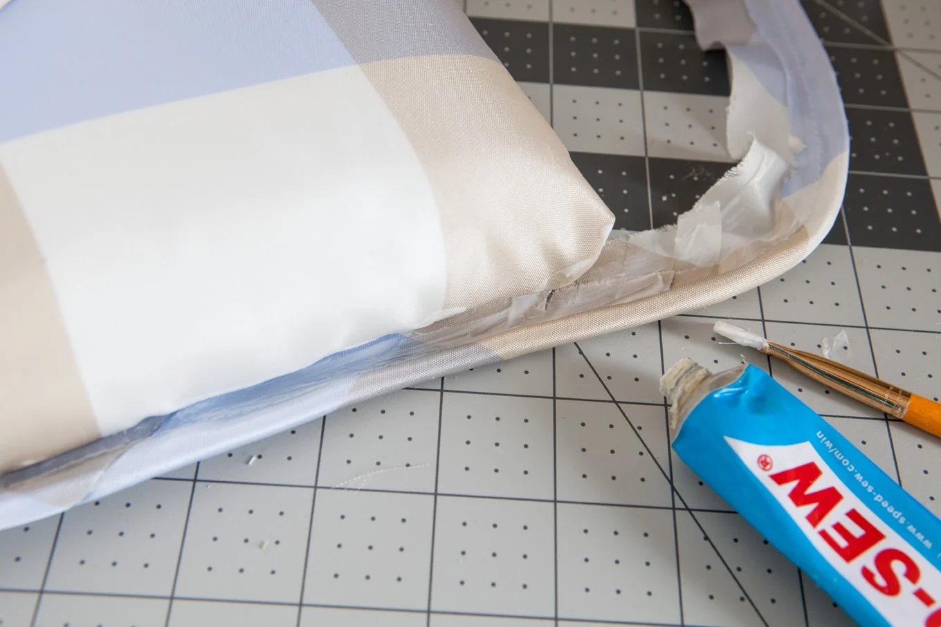 No-sew-decorating-tips-for-making-a-headboard