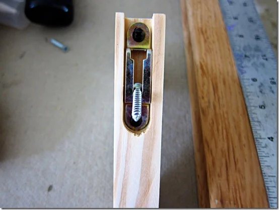 Screw-fits-in-bracket-like-