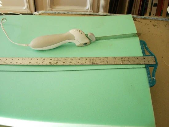 How to cut thick foam straight