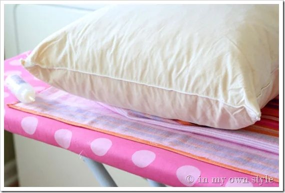 No-Sew-Dishtowel-Pillow-Tut