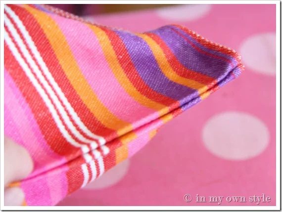 no-Sew-Pillow-glue-edges
