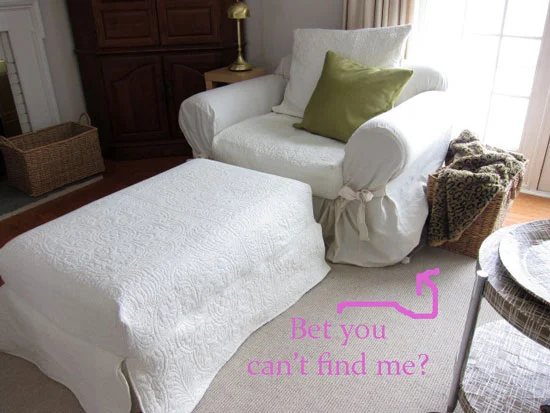 Quilt-Ottoman-with-Trax-hid
