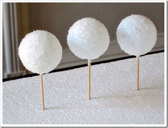 Let-balls-of-Styrofoam-Bran