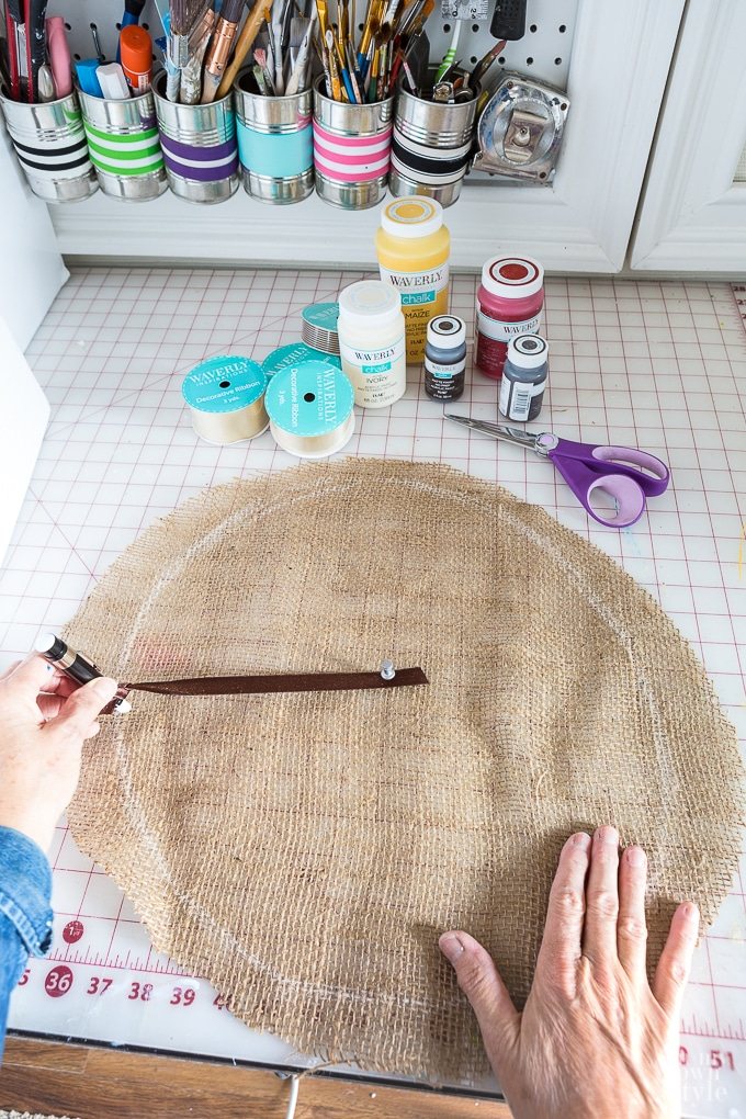 How to cut a circle out of fabric