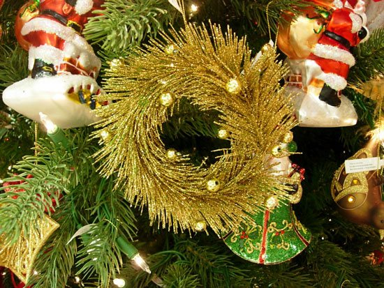 How To Make a Mini Christmas Wreath Ornament