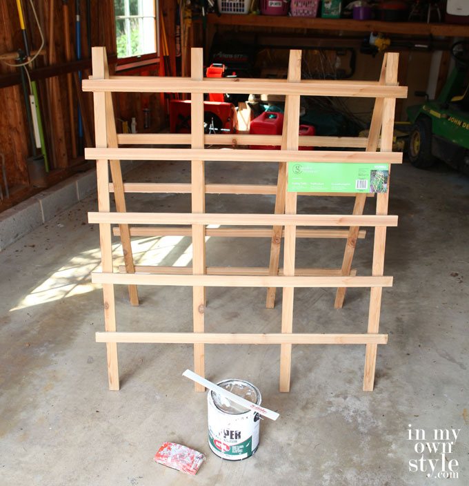Foldable-garden-trellis-from-Lowes