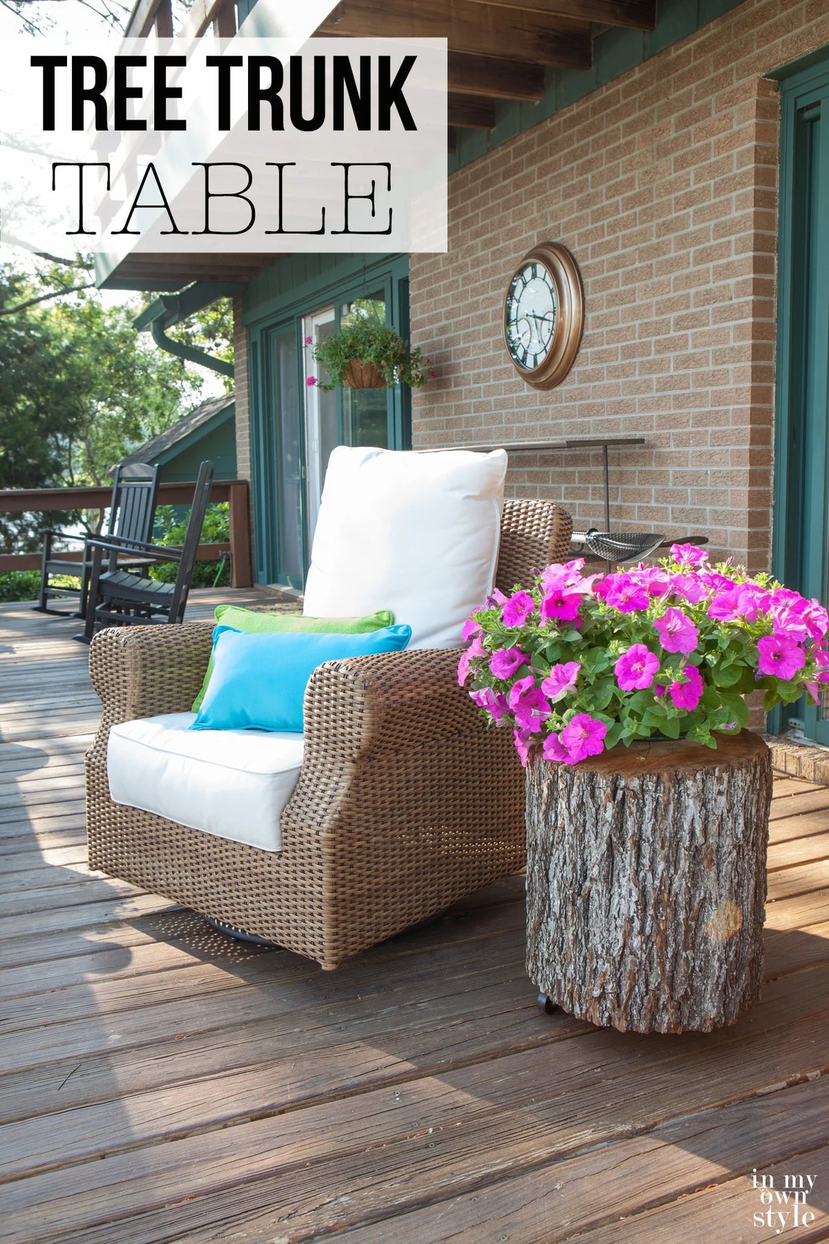 Outdoor decorating idea. How to make an outdoor table using a tree trunk. Find out where I found it and how I made it easy to move around my outdoor living space. | Oducu