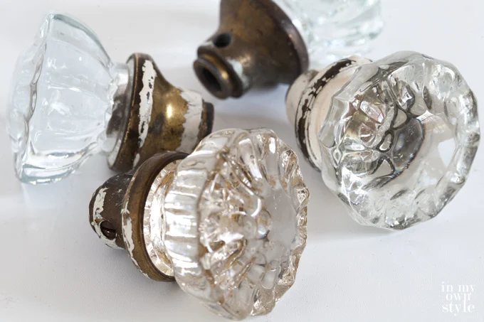 Repurposing-idea-for-old-doorknobs