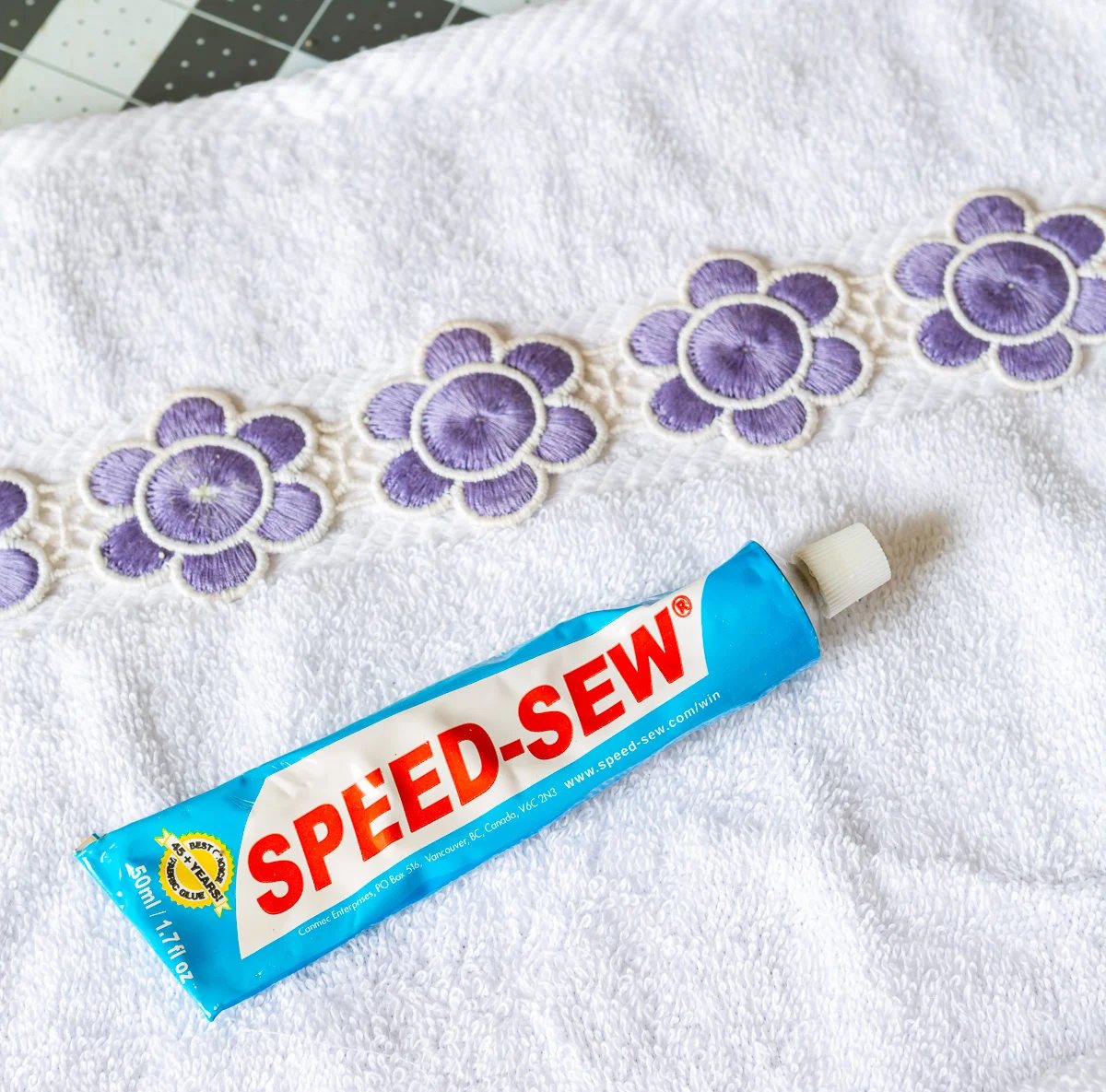 no sew bathroom towel trim.