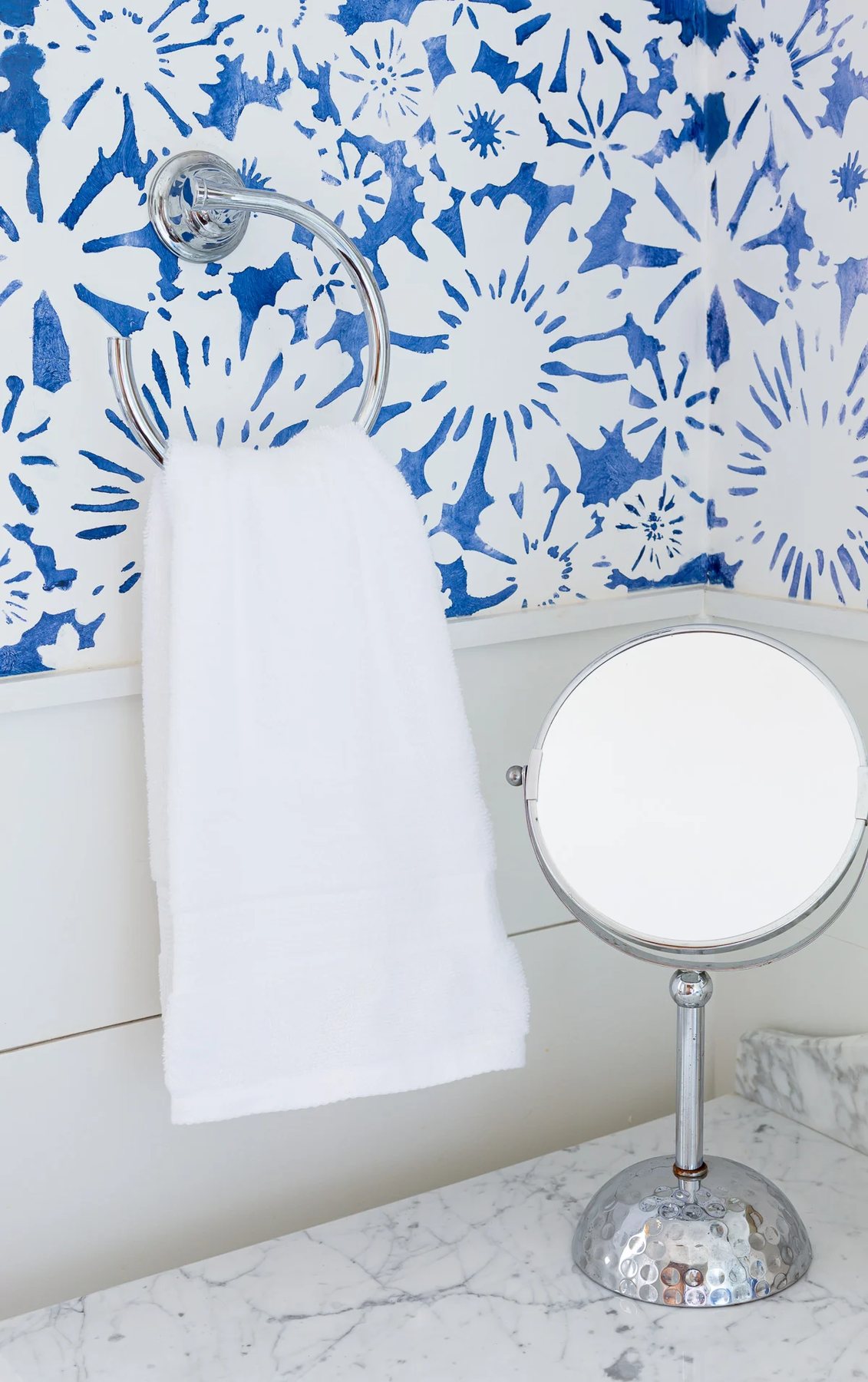 How to Decorate Bathroom Towels