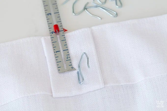 how to place drapery hooks on a drapes