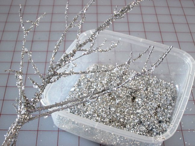 How to make glitter tree branches for Christmas decorating or winter decoratting