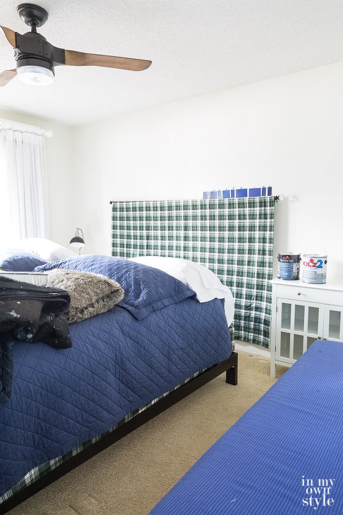 Blue and green color scheme for a bedroom