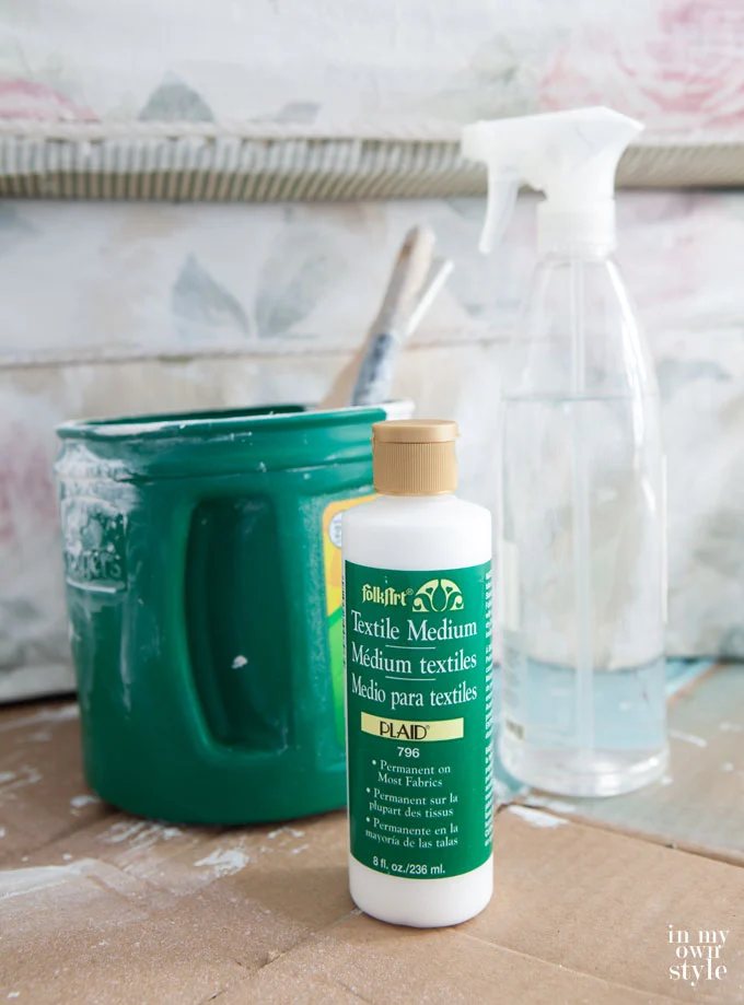 How-to-use-fabric-or-textile-medium-to-paint-upholstery
