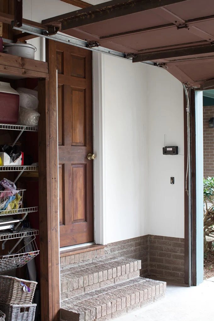Find out what the best primer is o use when painting over dark 1970's wood paneling. oducu.com