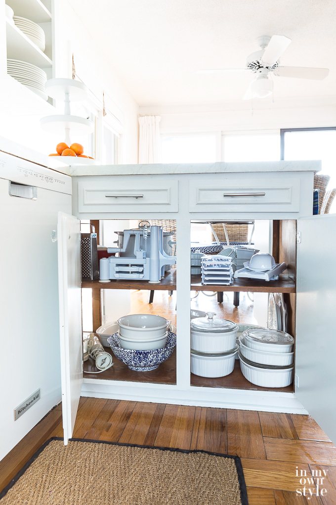 Kitchen-storage-ideas-for-old-cabinets that have no sliders or racks.