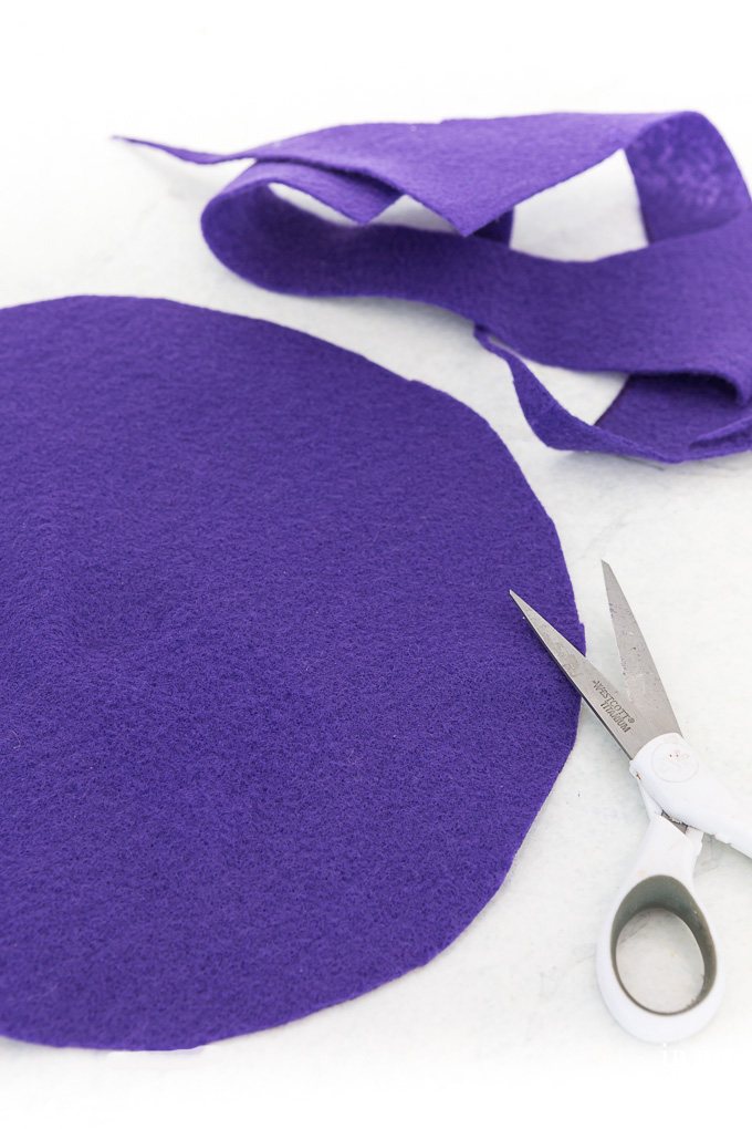 How-to-keep-pots-and-pans-from-getting-scratched using felt.
