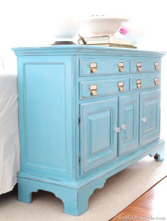 Make your own chalk paint to paint furntiure