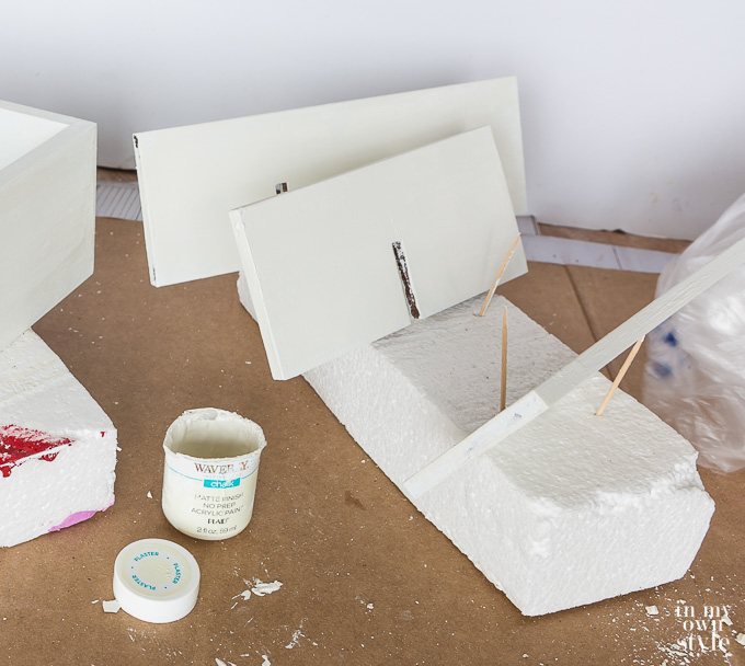 How to paint odd shaped items easily