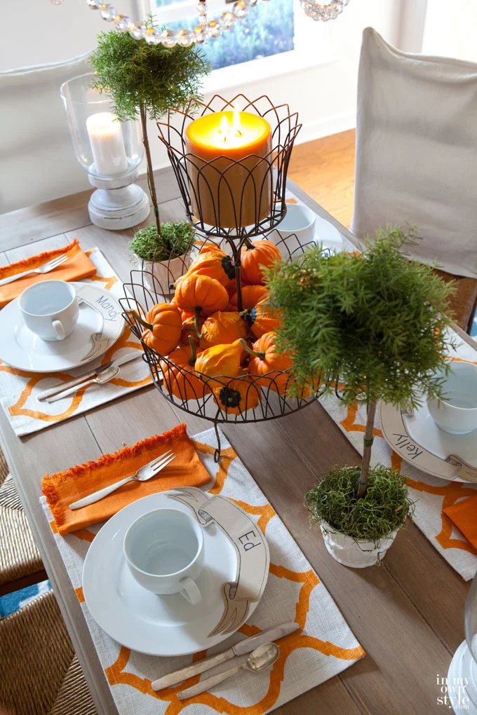 Autumn-Tablesetting-ideas using orange and white items.