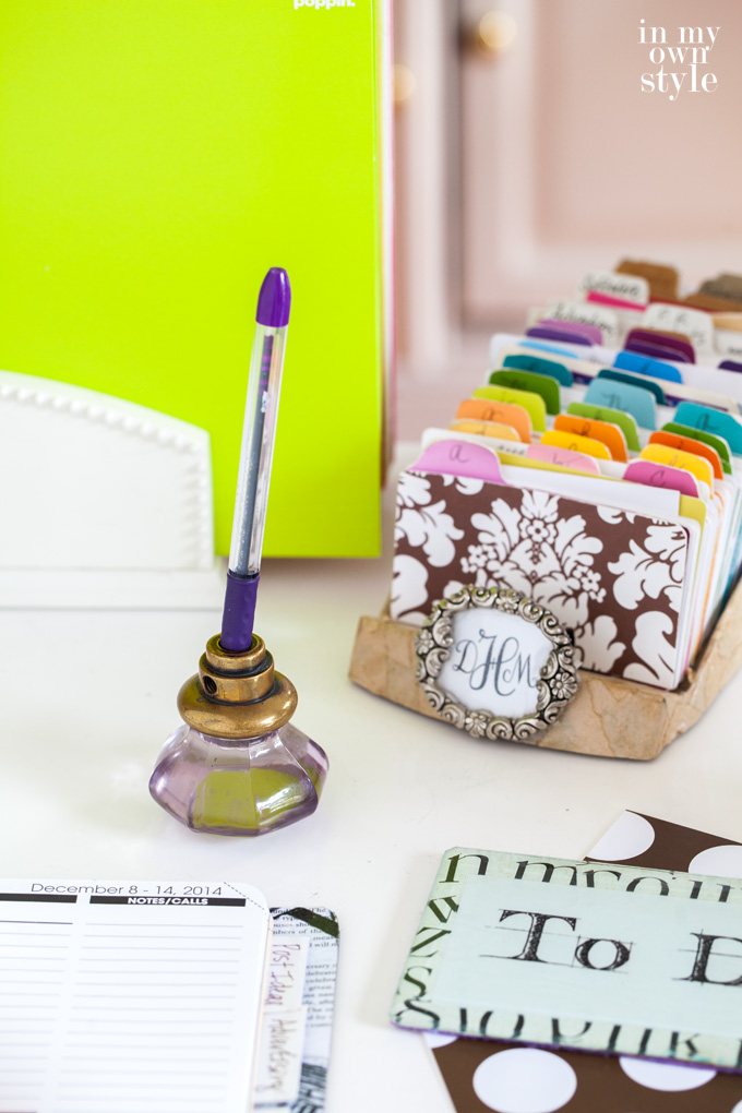 Doorknob-repurposed-into-a-pen-holder