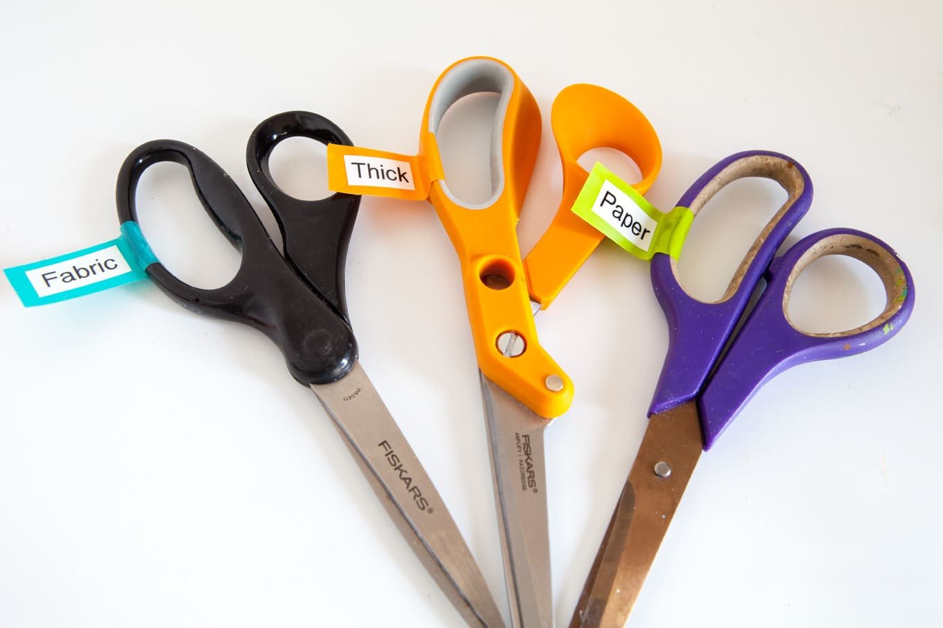 How to sharpen fabric scissors?