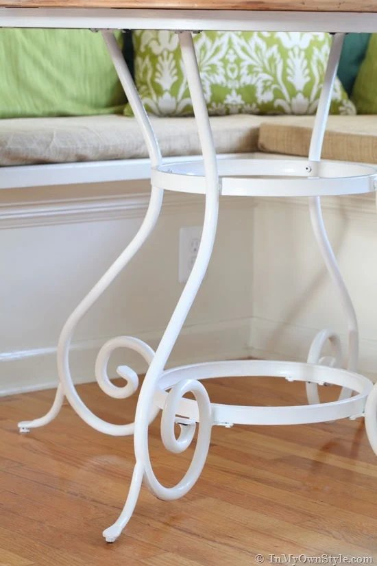 Painting metal furniture