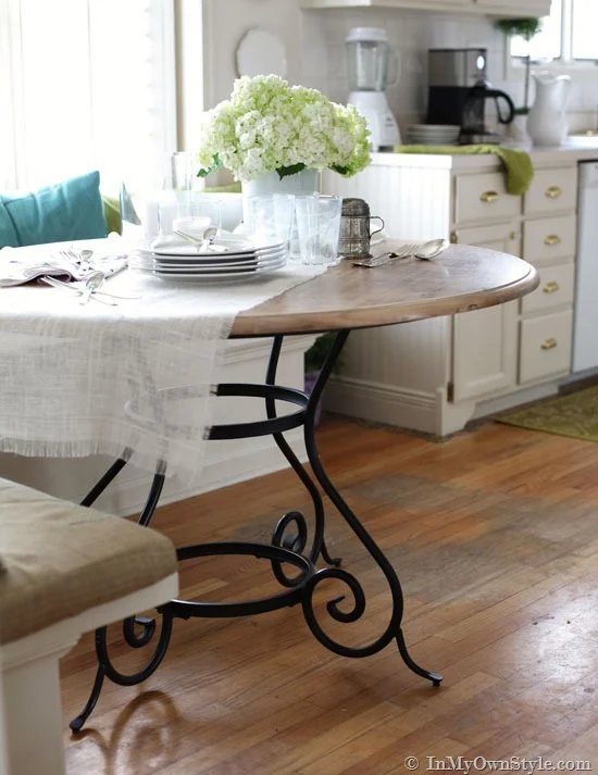 How to Paint Metal Furniture & Fixtures