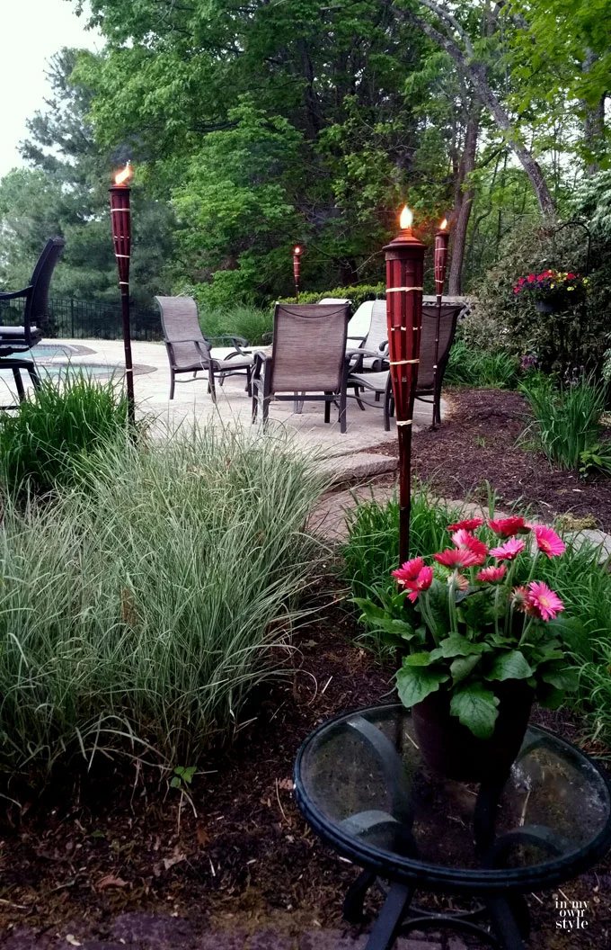 Outdoor Entertaining: Lemon Herb Chicken Breast Recipe