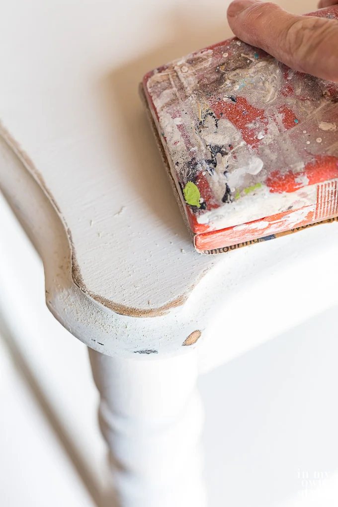 How to sand chalk paint?