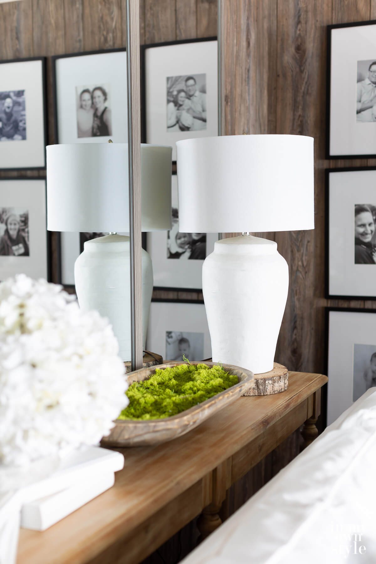 Small space living room decorating ideas using mirrors and large decorative items.