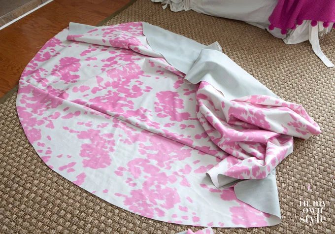 make-a-90'-round-tablecloth-tutorial