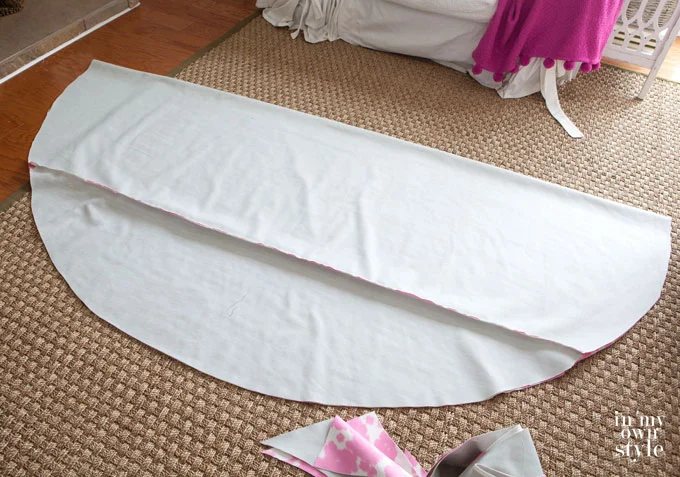 How-to-sew-a-round-tablecloth