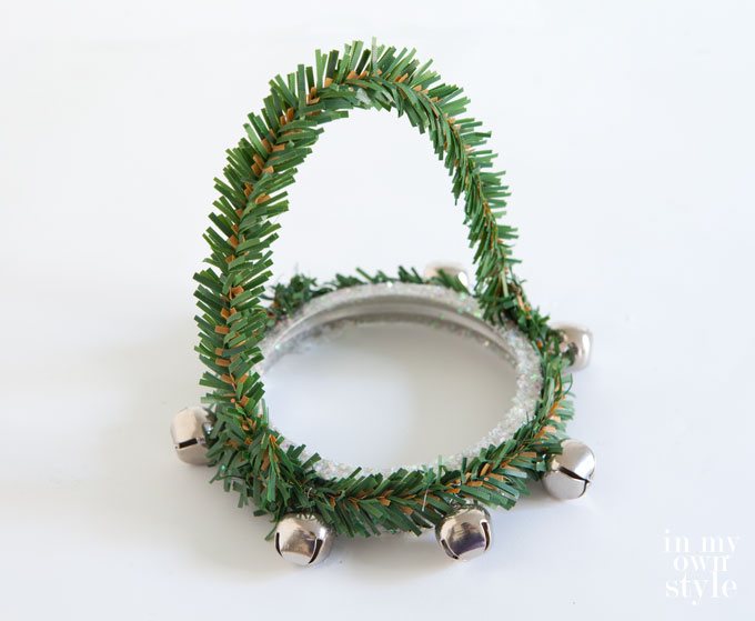Mason-jar-ideas-for-Christmas. Handle section of a gift bag purse.