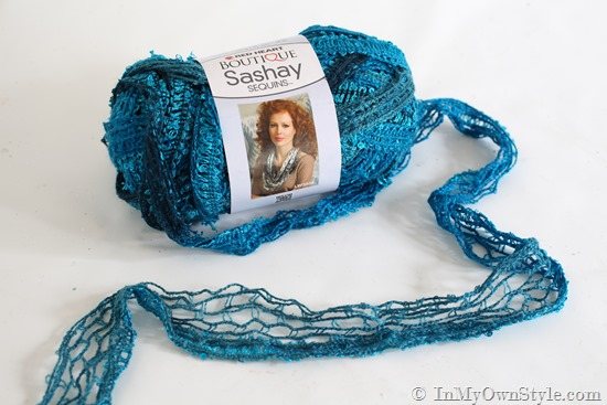 Turquoise net style yarn