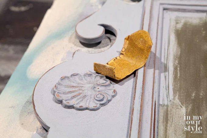 How-to-distress-furniture-with-sandpaper