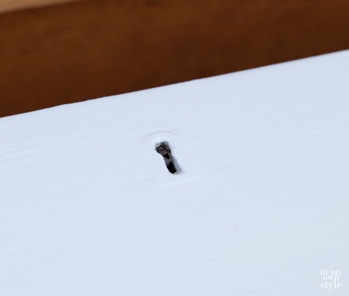 How-to-paint-a-key-hole-on-furniture
