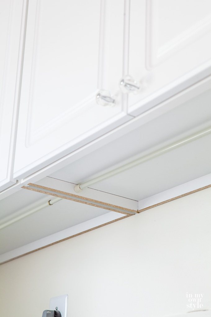 How-to-use-and-hang-a-tension-rod