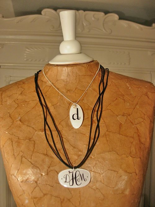 How to make a necklace of of a pair of eyeglasses