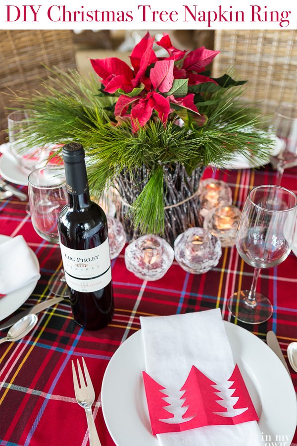 Holiday napkin rings. How to make DIY Christmas tree napkin rings using paper. Easy to make and fun for kids to help. #christmastablesetting #Christmasnapkinrings #ChristmasDIY #Plaid