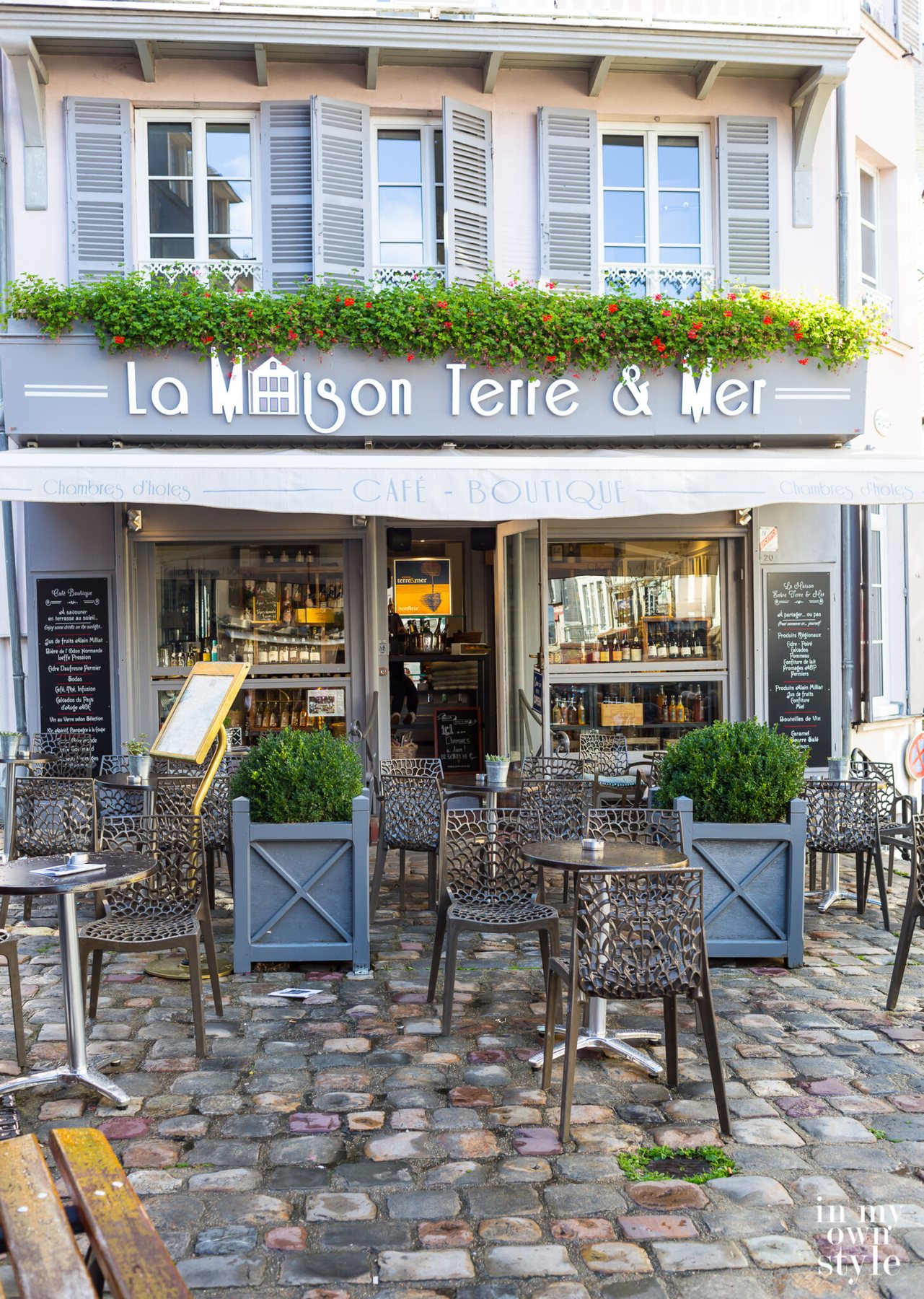 Outdoor cafe in Honfleur